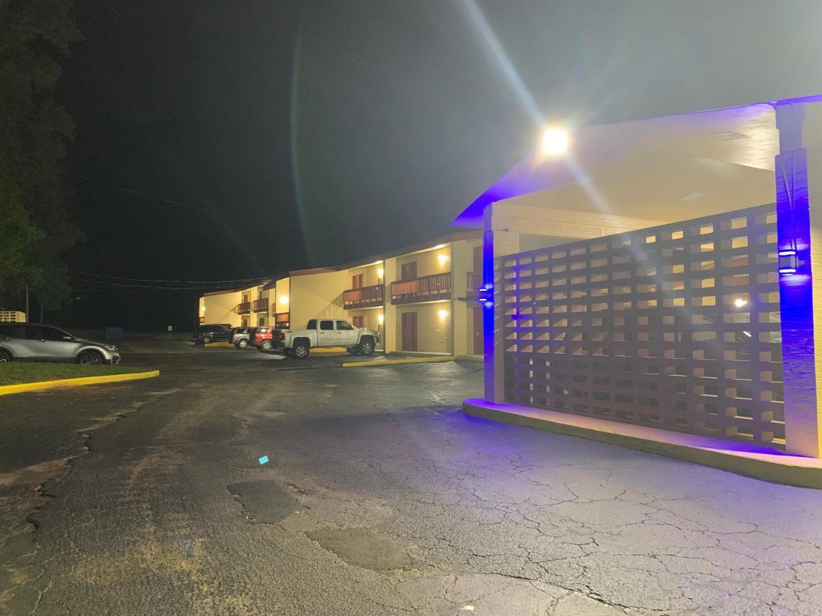 Executive Inn Rusk Exterior photo
