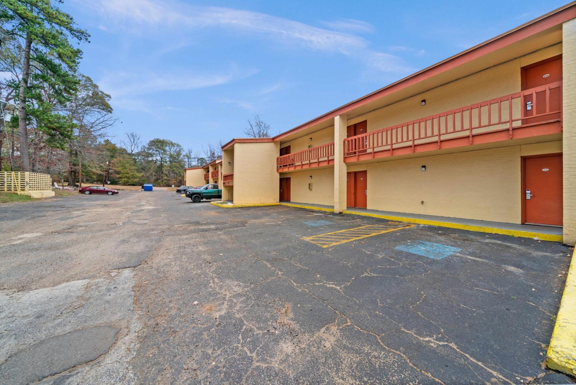 Executive Inn Rusk Exterior photo